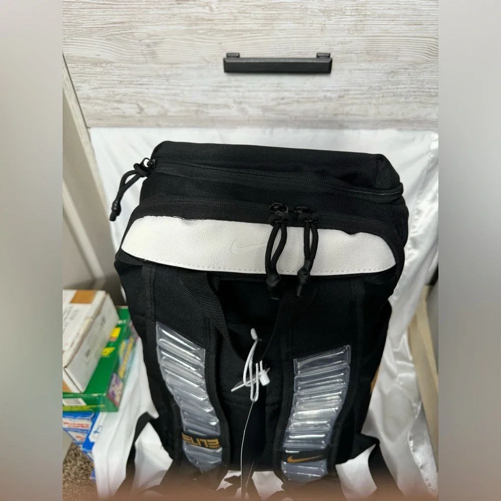 Nike Elite Pro Hoops Basketball Backpack Black and Gold - Picture 5 of 5